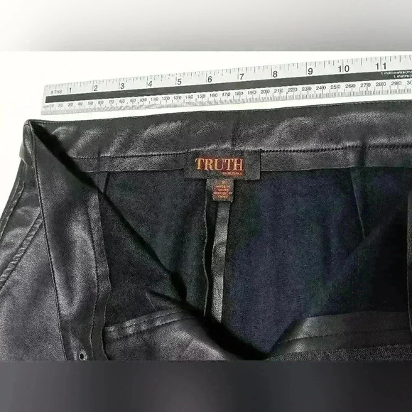 Truth by republic Faux Leather pants. Ladies size 6 - Picture 4 of 5